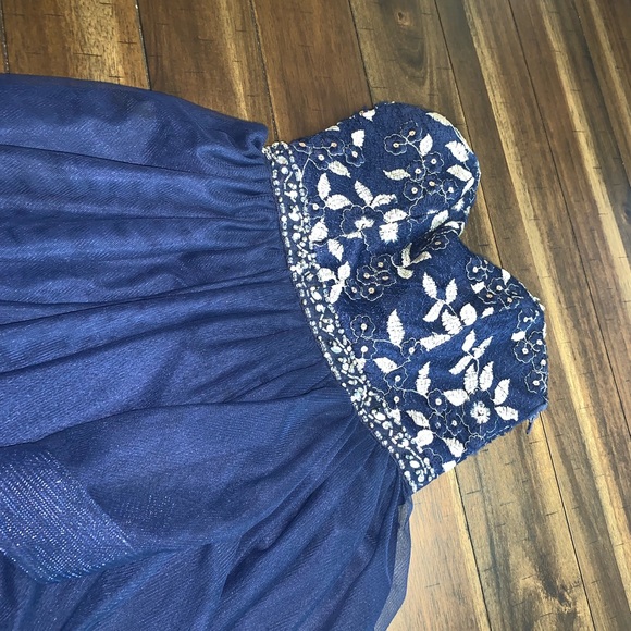 Prom/homecoming dress - Picture 2 of 8